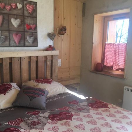 La Gravinette Bed & Breakfast Cruet ภายนอก รูปภาพ