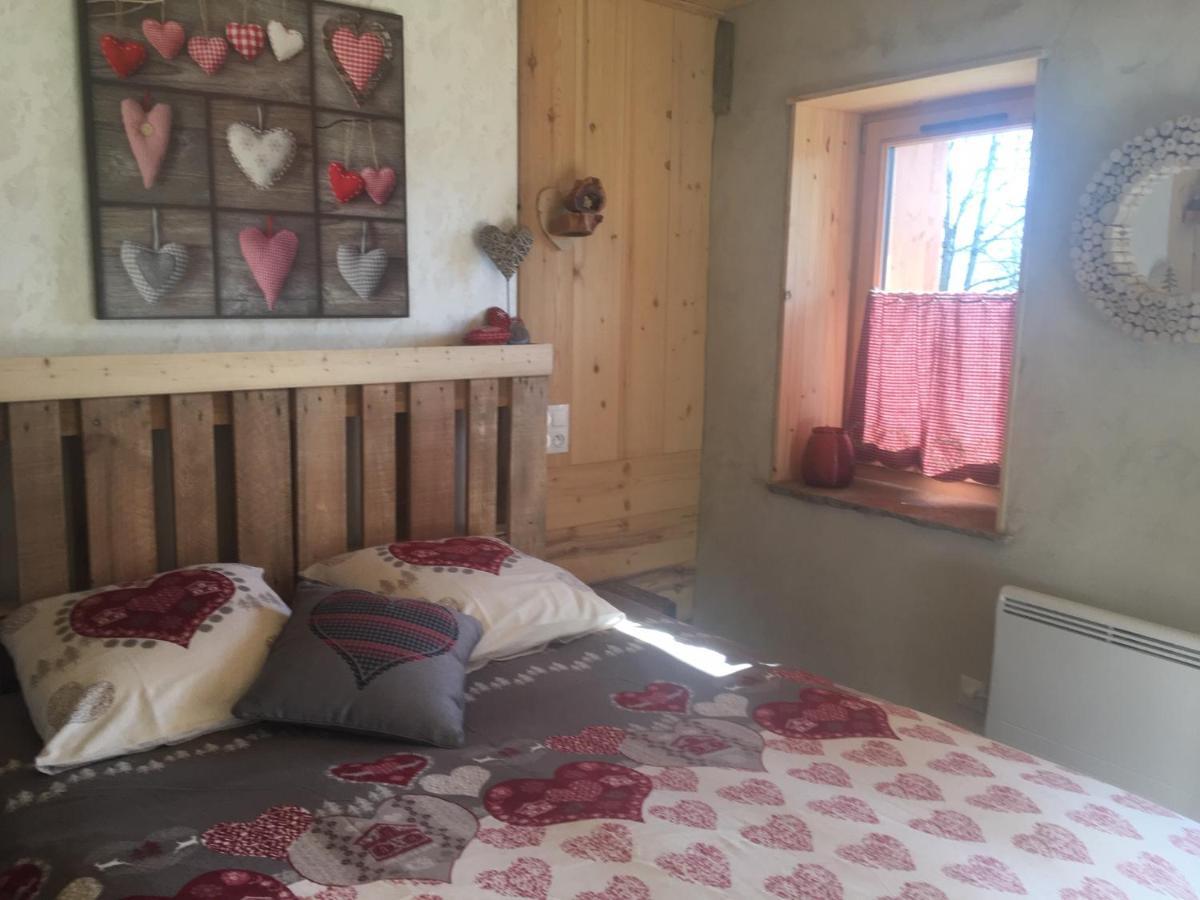 La Gravinette Bed & Breakfast Cruet ภายนอก รูปภาพ