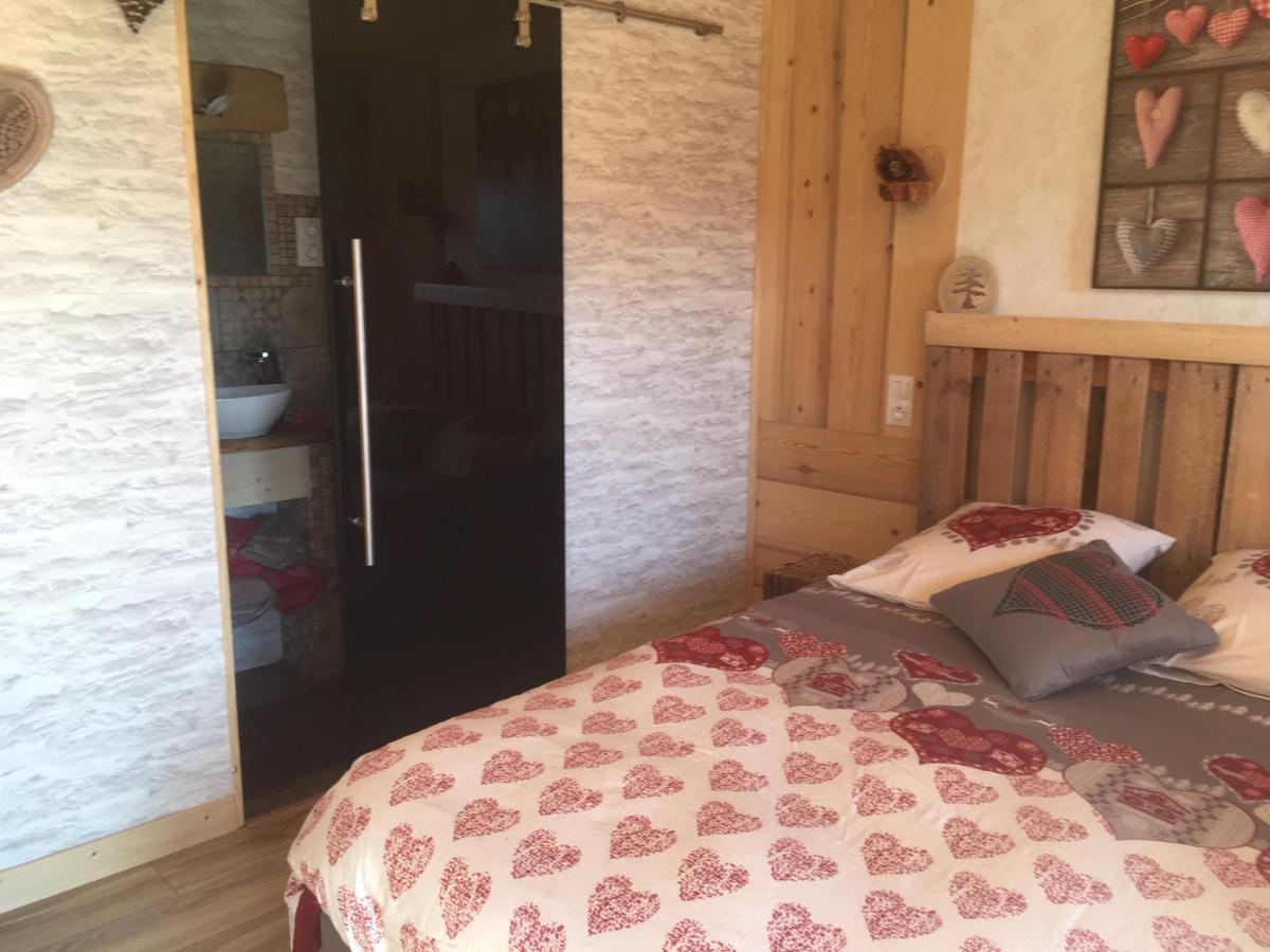 La Gravinette Bed & Breakfast Cruet ภายนอก รูปภาพ